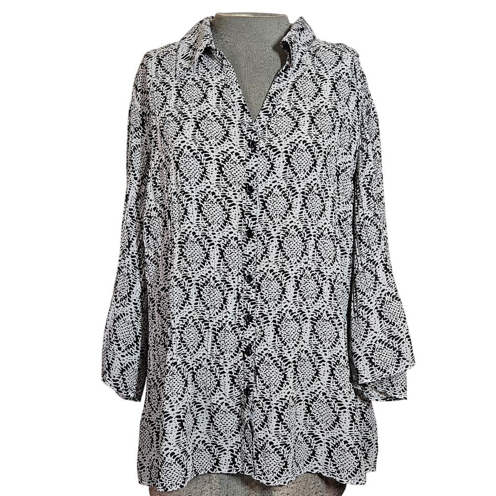 Black and White Print Blouse Size 2X